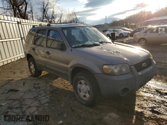 2007 Ford Escape XLS with VIN 1FMYU02Z47KB08019, listed as a Copart auction lot 36747364 with 0 mi miles and Clean Title. Bid and sale history available at carsss.com. Image 4.