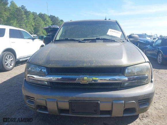 2005 Chevrolet TrailBlazer LS with VIN 1GNDS13S152161295, listed as a IAAI auction lot 42049285 with 188,208 mi miles. Bid and sale history available at carsss.com. Image 6.