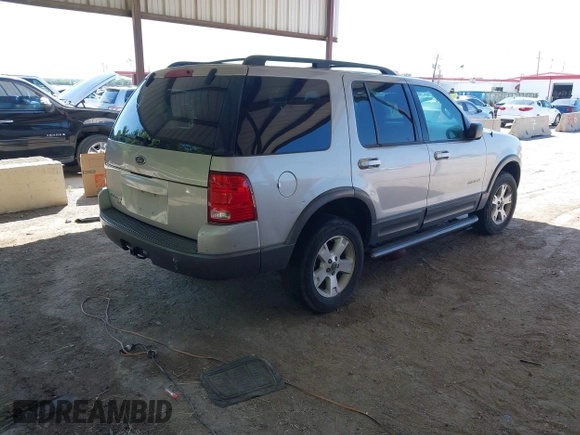 2004 Ford Explorer XLT z VIN 1FMZU73K94UA73489, wystawiony jako IAAI lot #42368974 z przebiegiem 221 365 mil mil oraz . Historia ofert i sprzedaży dostępna na DreamBid. Obrazek 4.