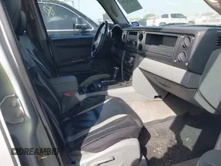 2006 Jeep Commander with VIN 1J8HH48KX6C367335, listed as a IAAI auction lot 39776393 with 190,707 mi miles. Bid and sale history available at carsss.com. Image 5.