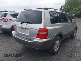 2001 Toyota Highlander z VIN JTEGD21A910016958, wystawiony jako IAAI lot #42385825 z przebiegiem 243 658 mil mil oraz . Historia ofert i sprzedaży dostępna na DreamBid. Obrazek 4.