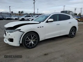 2017 Maserati Levante S z VIN ZN661YUS3HX224978, wystawiony jako Copart lot #55700895 z przebiegiem 66 100 mil mil oraz Szkoda całkowita • Salvage title. Historia ofert i sprzedaży dostępna na DreamBid. Obrazek 1.