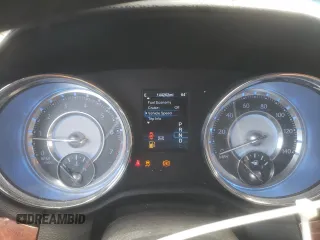 2013 Chrysler 300 z VIN 2C3CCAAG2DH572389, wystawiony jako Copart lot #47327315 z przebiegiem 144 262 mil mil oraz Szkoda całkowita • Salvage title. Historia ofert i sprzedaży dostępna na DreamBid. Obrazek 9.