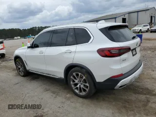 2022 BMW X5 xDrive40i with VIN 5UXCR6C01N9M26766, listed as a Copart auction lot 50990865 with 24,036 mi miles and Salvage Title. Bid and sale history available at DreamBid. Image 2.