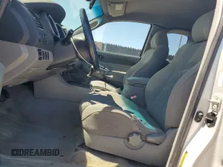 2005 Toyota Tacoma PreRunner z VIN 5TETU62N45Z115205, wystawiony jako Copart lot #60710715 z przebiegiem 184 529 mil mil oraz Czysty tytuł • Clean title. Historia ofert i sprzedaży dostępna na DreamBid. Obrazek 7.