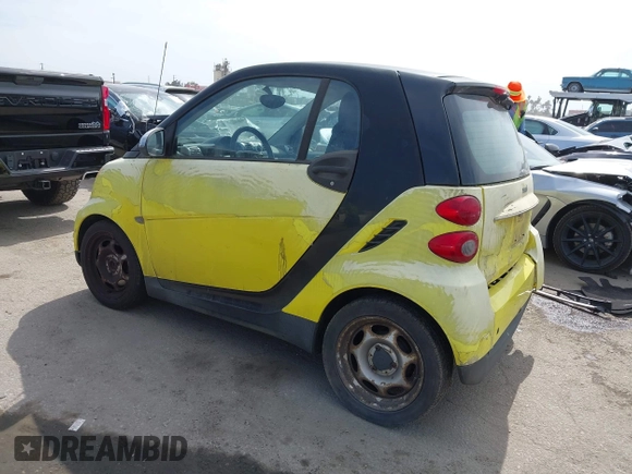 2010 Smart fortwo Pure z VIN WMEEJ3BA2AK365443, wystawiony jako IAAI lot #42293722 z przebiegiem 88 076 mil mil oraz . Historia ofert i sprzedaży dostępna na DreamBid. Obrazek 3.