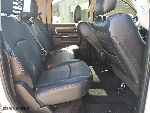 2018 Ram 2500 Laramie with VIN 3C6UR5FL5JG202357, listed as a Copart auction lot 45406905 with 244,366 mi miles and Clean Title. Bid and sale history available at carsss.com. Image 10.
