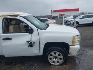 2009 Chevrolet Silverado 1500 LT with VIN 1GCEK29J69Z290440, listed as a IAAI auction lot 41469678 with 278,325 mi miles. Bid and sale history available at carsss.com. Image 12.