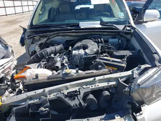 2011 Toyota 4Runner SR5 with VIN JTEZU5JR3B5021593, listed as a IAAI auction lot 41663008 with 290,112 mi miles. Bid and sale history available at carsss.com. Image 10.