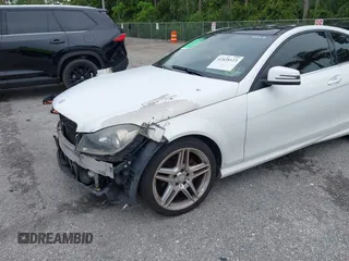 2015 Mercedes-Benz C 250 with VIN WDDGJ4HB8FG391252, listed as a IAAI auction lot 42428123 with 139,413 mi miles and . Bid and sale history available at DreamBid. Image 6.