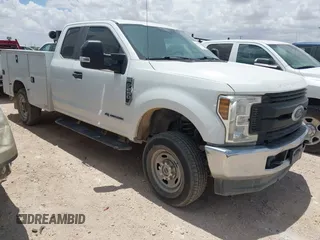 2019 Ford F-250 XL with VIN 1FT7X2BT5KED47410, listed as a IAAI auction lot 42553728 with 217,587 mi miles and . Bid and sale history available at DreamBid. Image 1.
