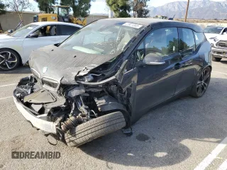 2018 BMW i3 s with VIN WBY7Z8C57JVB87205, listed as a Copart auction lot 41821365 with 31,627 mi miles and Salvage Title. Bid and sale history available at carsss.com. Image 1.