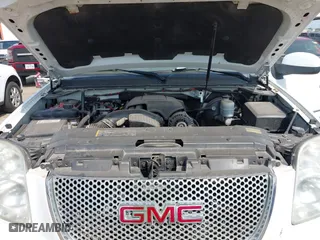 2008 GMC Yukon XL Denali with VIN 1GKFK66808J103143, listed as a IAAI auction lot 41945005 with 206,696 mi miles. Bid and sale history available at carsss.com. Image 10.