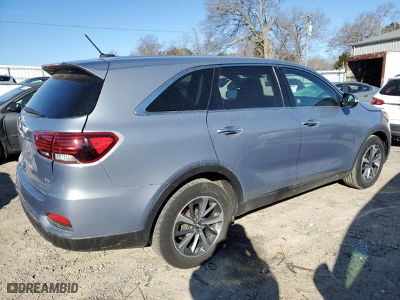 2020 Kia Sorento LX V6 with VIN 5XYPG4A52LG680011, listed as a Copart auction lot 46654005 with 63,075 mi miles and Salvage Title. Bid and sale history available at carsss.com. Image 3.