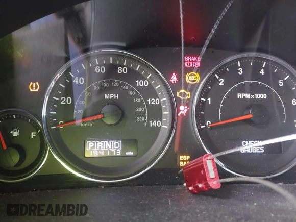 2008 Jeep Commander Sport с VIN 1J8HG48N98C230595, выставлен на аукционе IAAI как лот 42469368 с пробегом 194 173 миль миль и . История ставок и продаж доступна на DreamBid. Изображение 7.