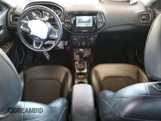 2018 Jeep Compass Latitude z VIN 3C4NJDBB9JT433152, wystawiony jako Copart lot #58214435 z przebiegiem 59 669 mil mil oraz Szkoda całkowita • Salvage title. Historia ofert i sprzedaży dostępna na DreamBid. Obrazek 8.