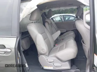 2020 Toyota Sienna XLE Auto Access Seat z VIN 5TDYZ3DC6LS021788, wystawiony jako IAAI lot #42178834 z przebiegiem 132 107 mil mil oraz . Historia ofert i sprzedaży dostępna na DreamBid. Obrazek 8.