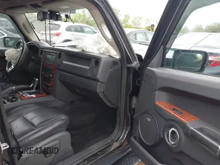 2008 Jeep Commander Limited z VIN 1J8HG58218C192517, wystawiony jako IAAI lot #42255166 z przebiegiem Nie podano mil oraz . Historia ofert i sprzedaży dostępna na DreamBid. Obrazek 5.