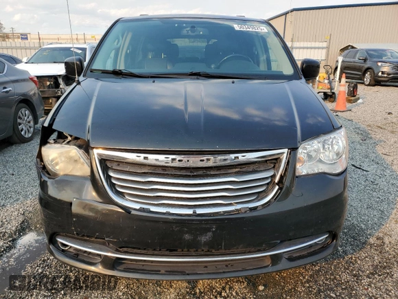 2015 Chrysler Town & Country Touring with VIN 2C4RC1BG0FR610896, listed as a Copart auction lot 50349825 with 92,584 mi miles and Salvage Title. Bid and sale history available at carsss.com. Image 5.