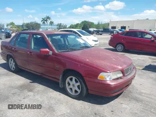 1998 Volvo S70 с VIN YV1LS5548W1437452, выставлен на аукционе IAAI как лот 42460653 с пробегом Не указан миль и . История ставок и продаж доступна на DreamBid. Изображение 1.