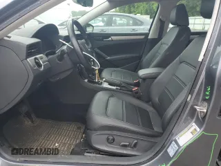 2020 Volkswagen Passat SE with VIN 1VWSA7A34LC021327, listed as a Copart auction lot 61075545 with 39,445 mi miles and Salvage title. Bid and sale history available at DreamBid. Image 7.