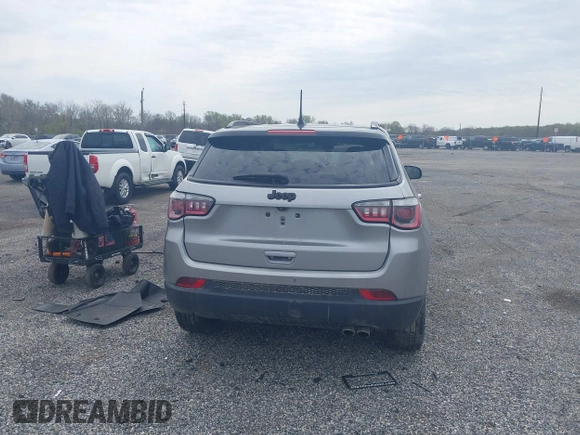 2020 Jeep Compass Altitude z VIN 3C4NJCBB8LT105248, wystawiony jako IAAI lot #42021423 z przebiegiem 93 004 mil mil oraz . Historia ofert i sprzedaży dostępna na DreamBid. Obrazek 16.