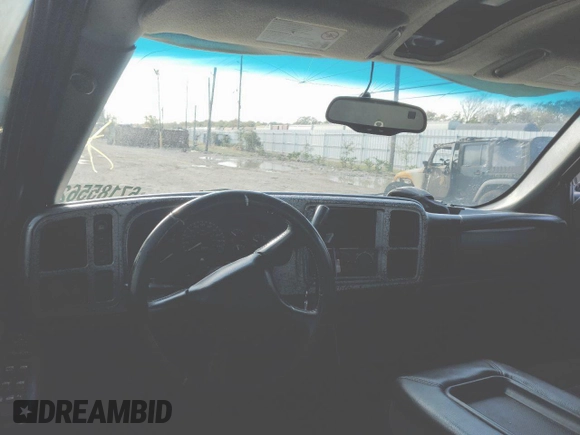 2002 Chevrolet Silverado 1500HD LT z VIN 1GCGK13U22F226215, wystawiony jako Copart lot #67556633 z przebiegiem 237 272 mil mil oraz Szkoda całkowita • Salvage title. Historia ofert i sprzedaży dostępna na DreamBid. Obrazek 8.