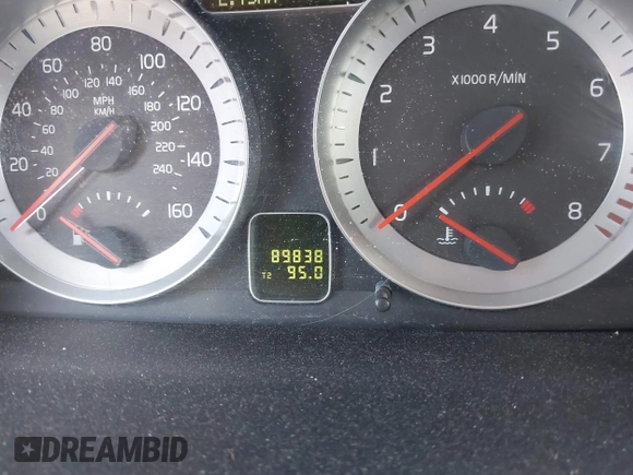 2013 Volvo C70 T5 with VIN YV1672MC0DJ139884, listed as a IAAI auction lot 41846044 with 89,838 mi miles. Bid and sale history available at carsss.com. Image 15.