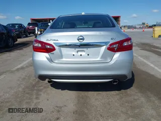 2018 Nissan Altima SR with VIN 1N4AL3APXJC258864, listed as a IAAI auction lot 42018305 with 59,265 mi miles and . Bid and sale history available at carsss.com. Image 16.
