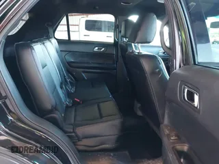 2016 Ford Police Interceptor Utility z VIN 1FM5K8AR9GGA19543, wystawiony jako IAAI lot #42487425 z przebiegiem 194 721 mil mil oraz . Historia ofert i sprzedaży dostępna na DreamBid. Obrazek 8.