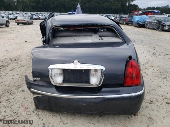 2002 Lincoln Town Car Executive with VIN 1LNHM81WX2Y645781, listed as a Copart auction lot 88684095 with 0 mi miles and Salvage Title. Bid and sale history available at carsss.com. Image 6.