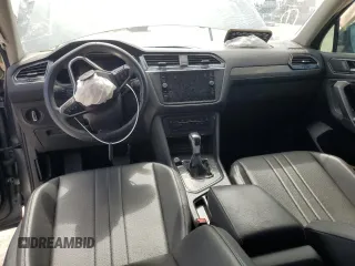 2022 Volkswagen Tiguan SE z VIN 3VV3B7AX2NM036550, wystawiony jako Copart lot #53786995 z przebiegiem 113 652 mil mil oraz Nie do naprawy • Non repairable. Historia ofert i sprzedaży dostępna na DreamBid. Obrazek 8.