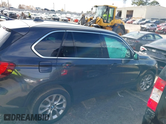 2014 BMW X5 sDrive35i with VIN 5UXKR2C56E0H32059, listed as a IAAI auction lot 41096908 with 124,322 mi miles. Bid and sale history available at carsss.com. Image 13.