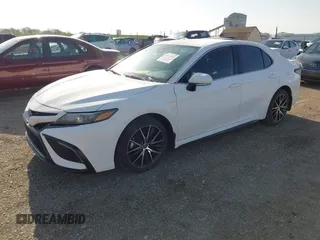 2022 Toyota Camry SE z VIN 4T1G11AK8NU644181, wystawiony jako IAAI lot #41979152 z przebiegiem 30 384 mil mil oraz . Historia ofert i sprzedaży dostępna na DreamBid. Obrazek 17.