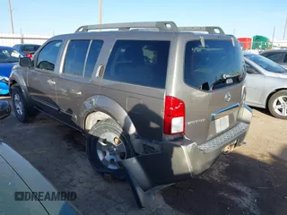 2006 Nissan Pathfinder SE z VIN 5N1AR18U36C684150, wystawiony jako IAAI lot #41201933 z przebiegiem 146 494 mil mil oraz . Historia ofert i sprzedaży dostępna na DreamBid. Obrazek 3.