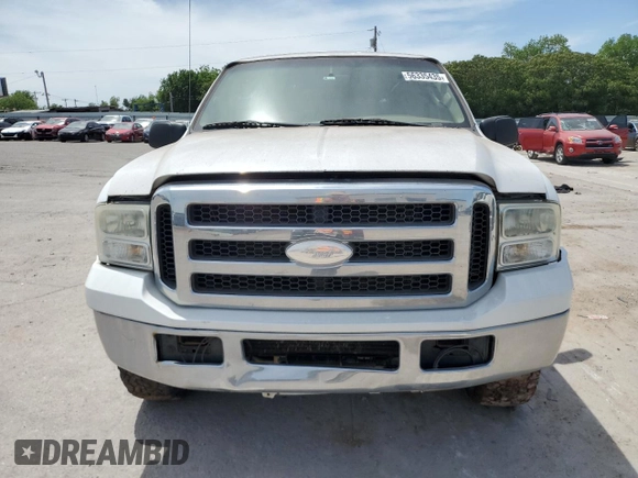 2005 Ford Excursion Eddie Bauer z VIN 1FMNU45S55EB52633, wystawiony jako Copart lot #56335435 z przebiegiem Nie podano mil oraz Czysty tytuł • Clean title. Historia ofert i sprzedaży dostępna na DreamBid. Obrazek 5.