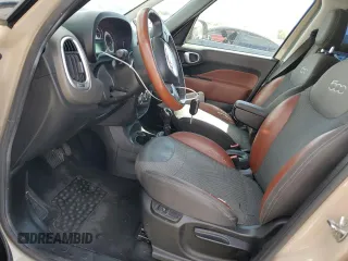 2015 FIAT 500L Urbana Trekking z VIN ZFBCFADH8FZ033661, wystawiony jako Copart lot #53711595 z przebiegiem 124 792 mil mil oraz Szkoda całkowita • Salvage title. Historia ofert i sprzedaży dostępna na DreamBid. Obrazek 7.