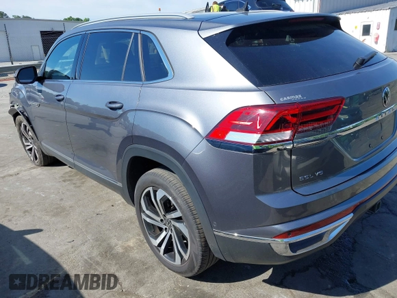 2020 Volkswagen Atlas SEL Premium z VIN 1V2NE2CA0LC224717, wystawiony jako IAAI lot #42151750 z przebiegiem 47 544 mil mil oraz . Historia ofert i sprzedaży dostępna na DreamBid. Obrazek 3.