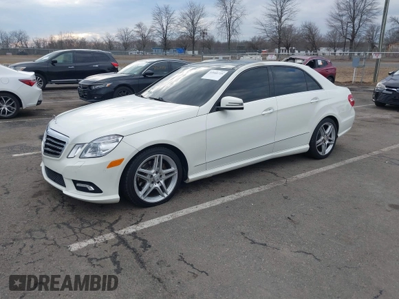 2011 Mercedes-Benz E-Class E 350 Luxury with VIN WDDHF8HB8BA385414, listed as a IAAI auction lot 41660725 with 1 mi miles. Bid and sale history available at carsss.com. Image 2.