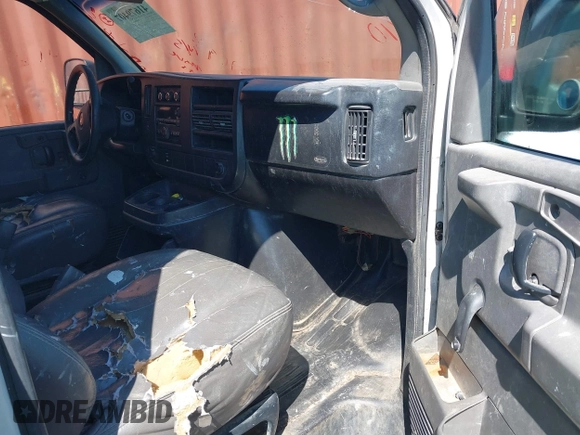 2008 Chevrolet Express Cargo Van with VIN 1GCGG25CX81172230, listed as a IAAI auction lot 41679407 with 1 mi miles. Bid and sale history available at carsss.com. Image 5.