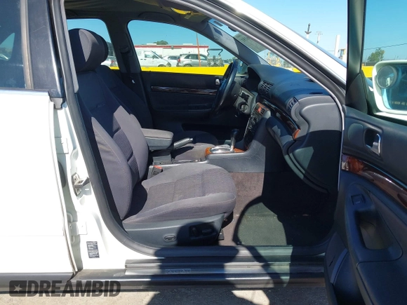 2001 Audi A4 с VIN WAUDH68D61A084340, выставлен на аукционе IAAI как лот 42866191 с пробегом 141 970 миль миль и . История ставок и продаж доступна на DreamBid. Изображение 5.