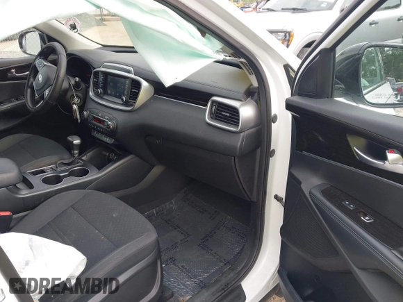 2019 Kia Sorento S V6 with VIN 5XYPG4A57KG605108, listed as a IAAI auction lot 41899611 with 121,198 mi miles. Bid and sale history available at carsss.com. Image 5.