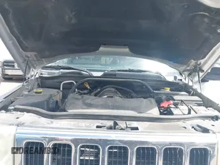 2006 Jeep Commander Limited с VIN 1J8HG58236C164893, выставлен на аукционе IAAI как лот 42644772 с пробегом 182 526 миль миль и . История ставок и продаж доступна на DreamBid. Изображение 10.