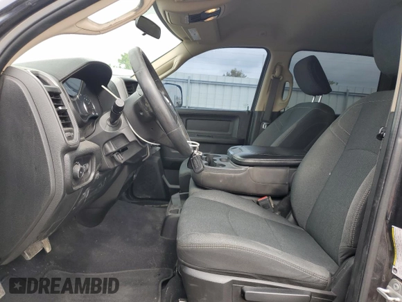 2020 Ram 2500 Tradesman z VIN 3C6UR5HL6LG206160, wystawiony jako Copart lot #58963485 z przebiegiem 111 722 mil mil oraz Szkoda całkowita • Salvage title. Historia ofert i sprzedaży dostępna na DreamBid. Obrazek 7.