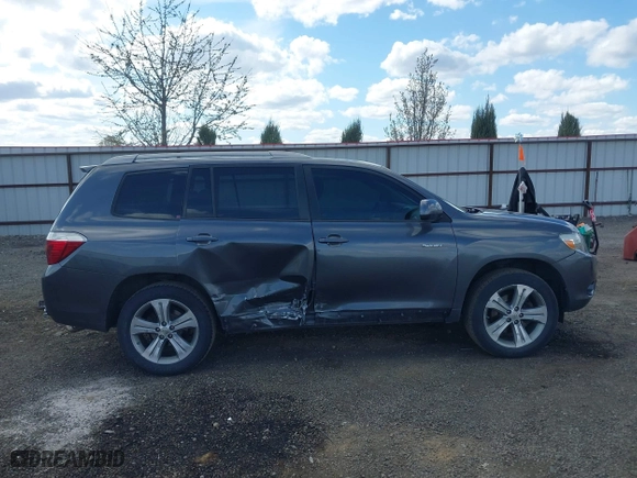2010 Toyota Highlander Sport with VIN 5TDEK3EH1AS005738, listed as a IAAI auction lot 42028866 with 216,014 mi miles. Bid and sale history available at carsss.com. Image 14.