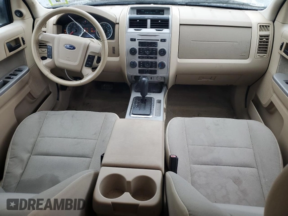 2012 Ford Escape XLT z VIN 1FMCU9DG1CKC74602, wystawiony jako Copart lot #57764325 z przebiegiem 153 872 mil mil oraz Szkoda całkowita • Salvage title. Historia ofert i sprzedaży dostępna na DreamBid. Obrazek 8.