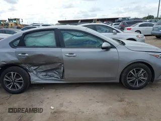 2024 Kia Forte LXS with VIN 3KPF24AD5RE698381, listed as a IAAI auction lot 40726488 with 21,657 mi miles. Bid and sale history available at carsss.com. Image 13.