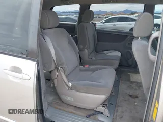 2005 Toyota Sienna LE with VIN 5TDBA23C95S052383, listed as a IAAI auction lot 41804026 with 203,429 mi miles. Bid and sale history available at carsss.com. Image 8.