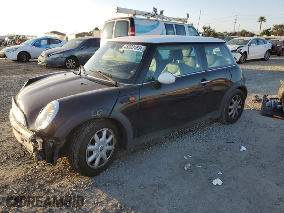 2004 MINI Hardtop with VIN WMWRC33484TJ59008, listed as a Copart auction lot 46003105 with 83,303 mi miles and Salvage Title. Bid and sale history available at DreamBid. Image 1.