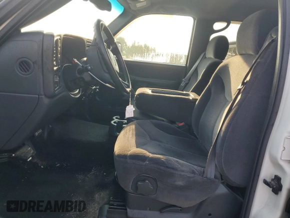 2002 GMC Sierra 1500HD SLE z VIN 1GTGK13U22F137583, wystawiony jako Copart lot #65997484 z przebiegiem 399 610 mil mil oraz Tytuł czysty. Historia ofert i sprzedaży dostępna na DreamBid. Obrazek 7.